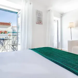 lovelisbonapartments-alfama-best-balcony.hotels-lisbon-portugal.com/