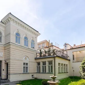 Villa Unique Location With Hot-tub, Terrace And Garden, Prag